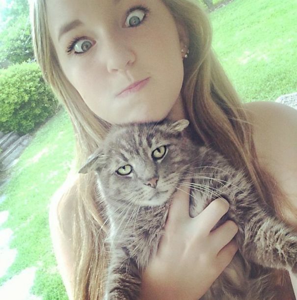 Times When Cats Didn’t Want To Be In Your Boring Selfies