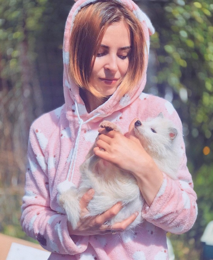 Daria Pushkareva; A Famous Photographer From Moscow Quits Her Job To Live in a Forest With 100 Injured Dogs