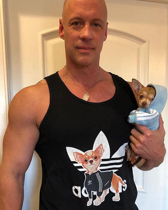 Man Used To Make Fun Of Little Dogs But Then Get Saved By One Chihuahua And Now He Spends His Life Rescuing Them