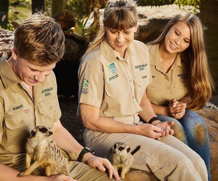 After Half A Billion Animals Died In Bushfires In Australia, The Irwin Family Steps Up And They Have Already Helped More Than 90,000 Animals